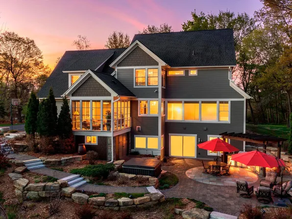 896 Highlander Trl, Hudson, WI 54016