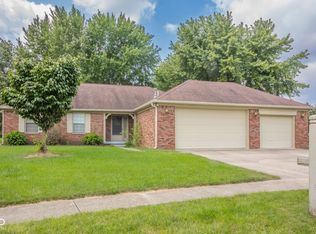 1394 Macintosh Dr, Avon, IN 46123