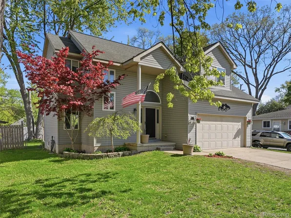7226 Garvin Ter, Waterford, MI 48329