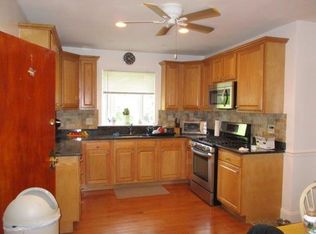 14 Montgomery St #1, Cambridge, MA 02140