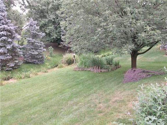 4th image of 9845 Meadow Wood Dr