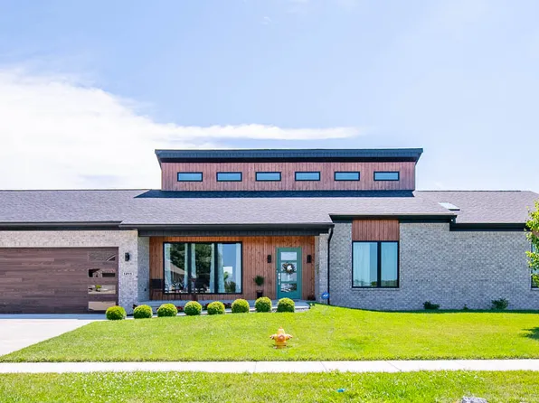 1211 Capitol Dr, Edinburgh, IN 46124
