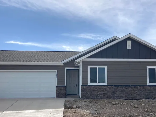 2801 Luke Ln, Rapid City, SD 57703