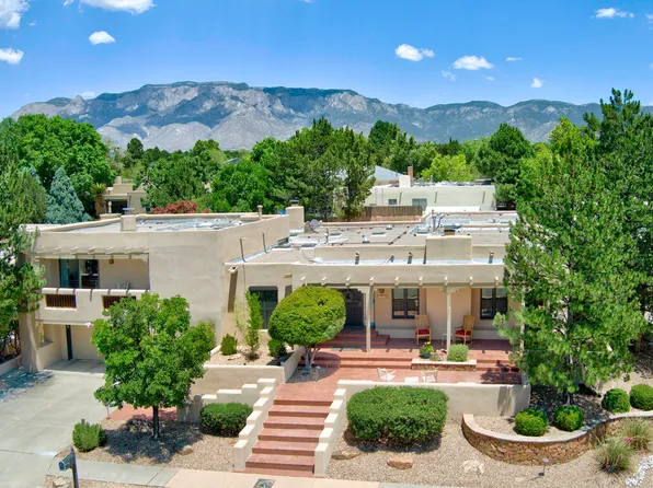5500 Luna Del Oro Ct NE, Albuquerque, NM 87111
