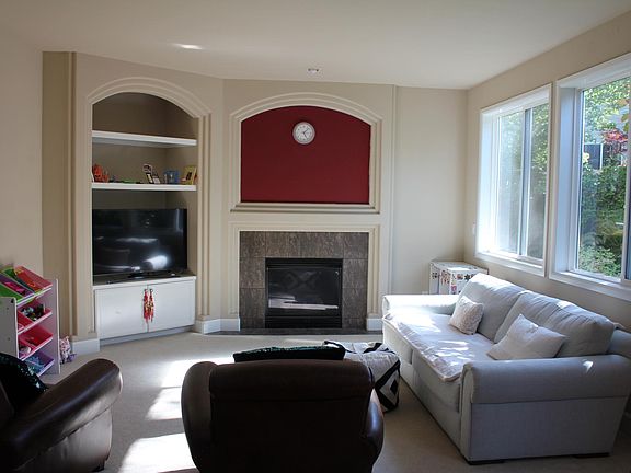 5th image of 1319 275th Pl SE