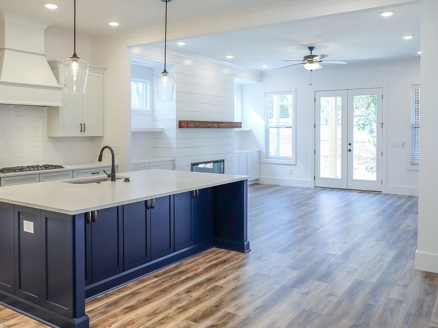 4 bed, 3.5 bath, 2641 sqft, $4,995 — Photo 4