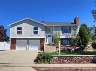 12013 S Woodridge Rd, Sandy, UT 84094