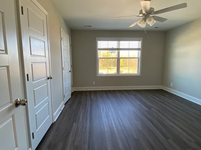 1020 Glenkirk Dr #B — Photo 3