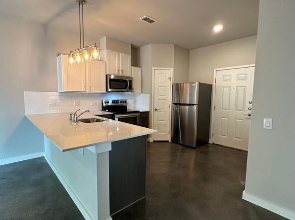 711 S Frio St #2101