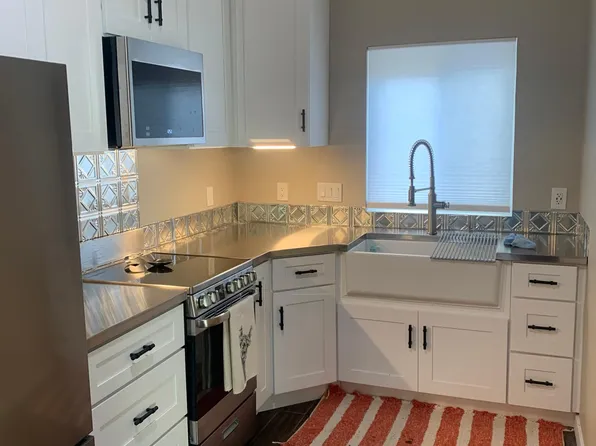 859 Washington St #859, Traverse City, MI 49686