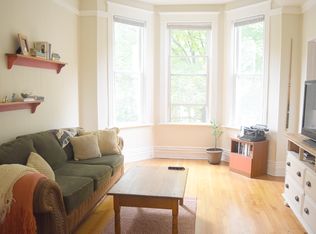 1512 W School St APT 2, Chicago, IL 60657