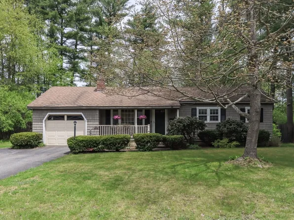 11 Walnut St, Townsend, MA 01469