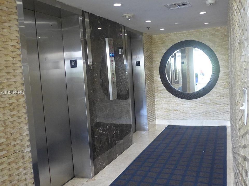 2nd image of 1440 Brickell Bay Dr #30