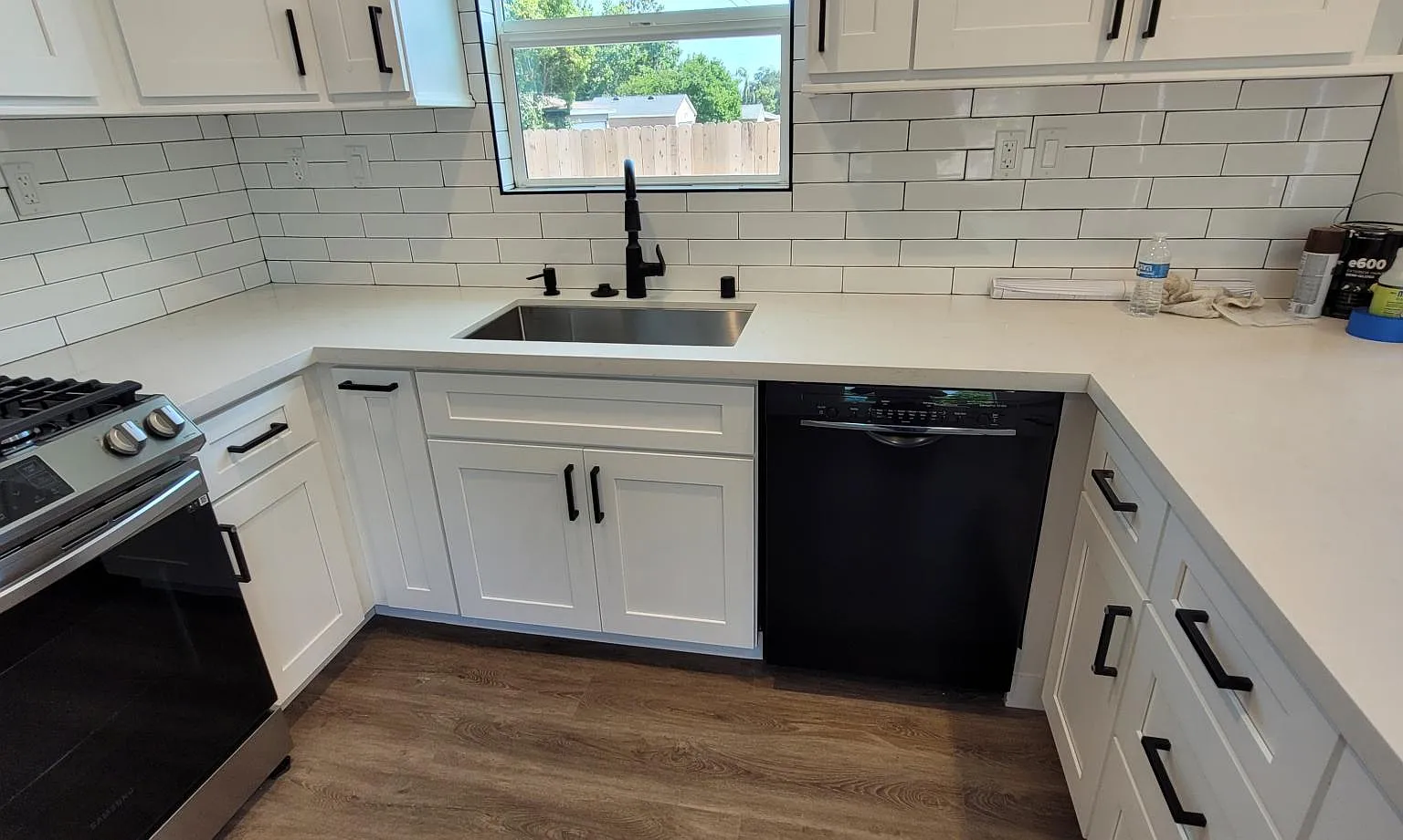 2 bed, 749 sqft, $2,575 — Photo 3