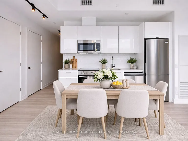 284 King St E #1004 — Photo 2