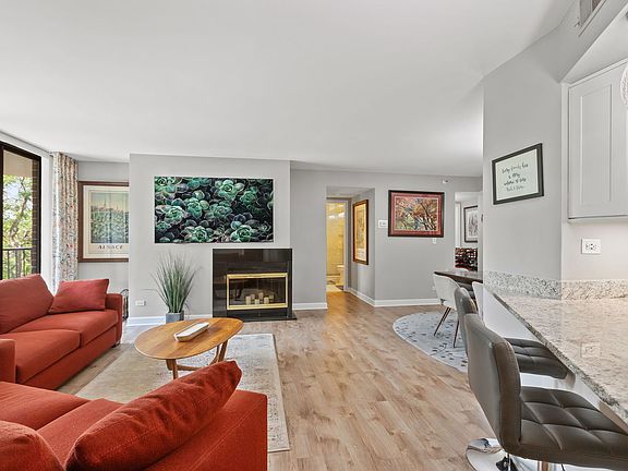 5th image of 509 Aurora Ave Unit 520