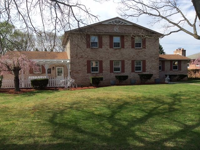 1st image of 1417 Greenfield Dr