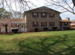 1417 Greenfield Dr, Erie, PA