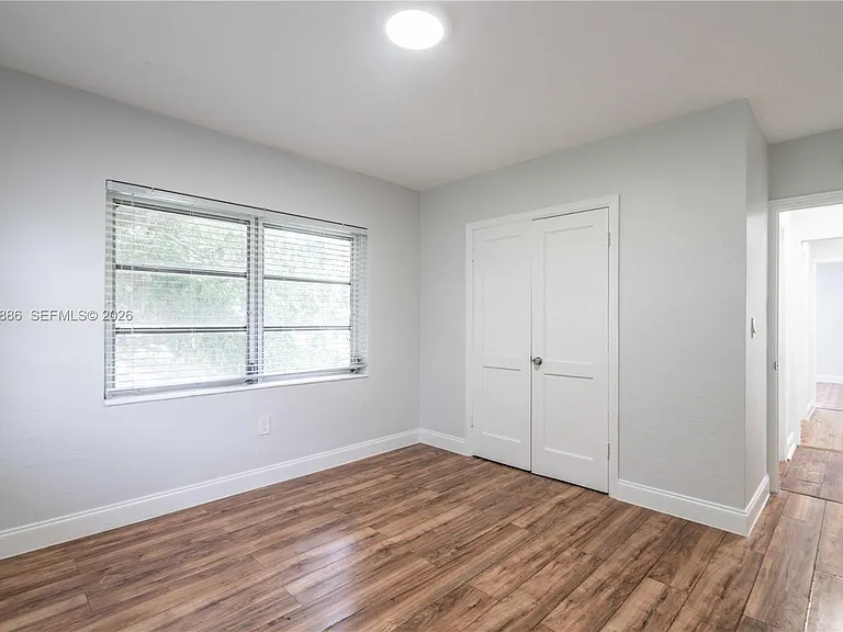 433 NE 82nd St #11 — Photo 18
