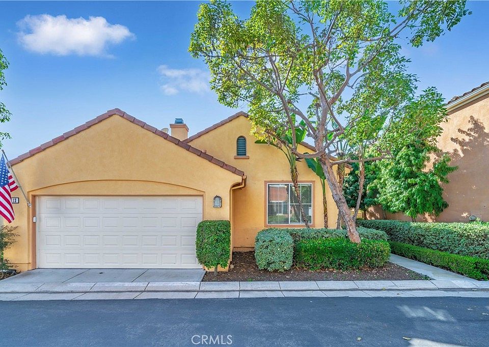 1st image of 12 La Ronda