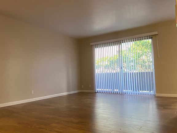 5th image of 561 Oakland Ave APT 107