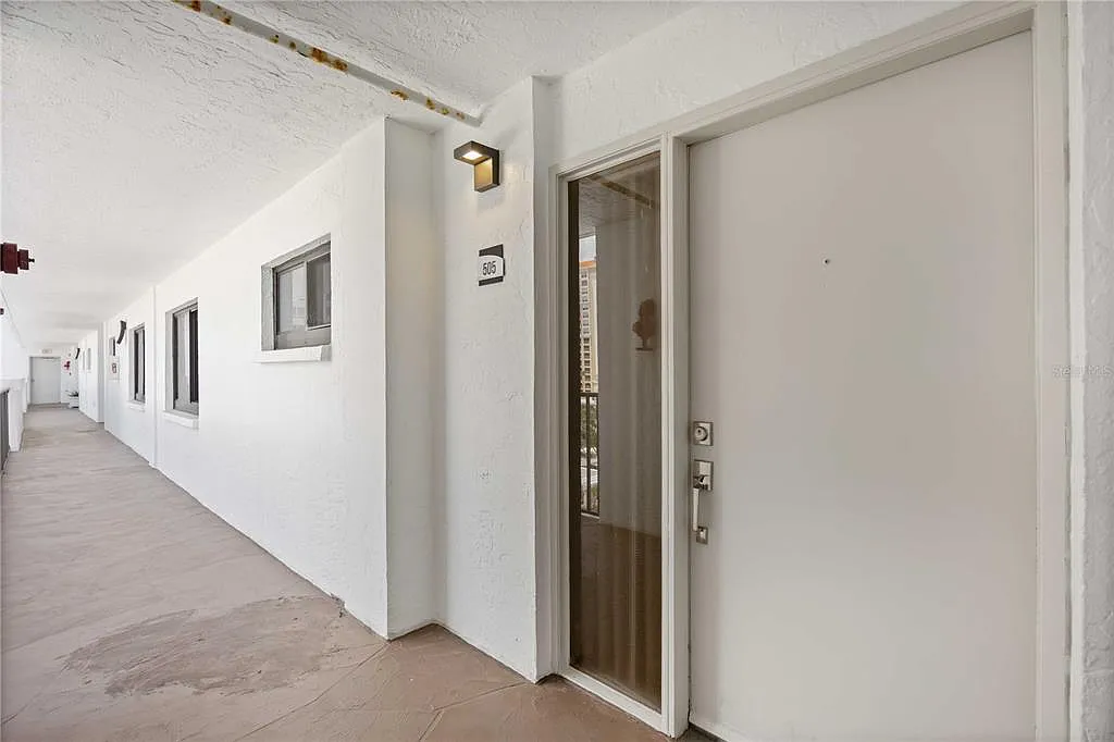 2 bed, 2.0 bath, 1380 sqft, $4,800 — Photo 2