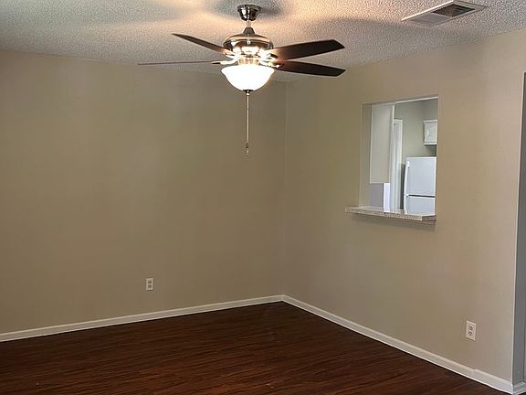 2nd image of 310 Castlewood Dr #Cw6