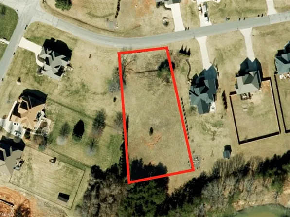 215 Northcrest Dr, Stokesdale, NC 27357