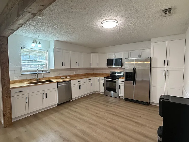 3106 Sierra Dr — Photo 4