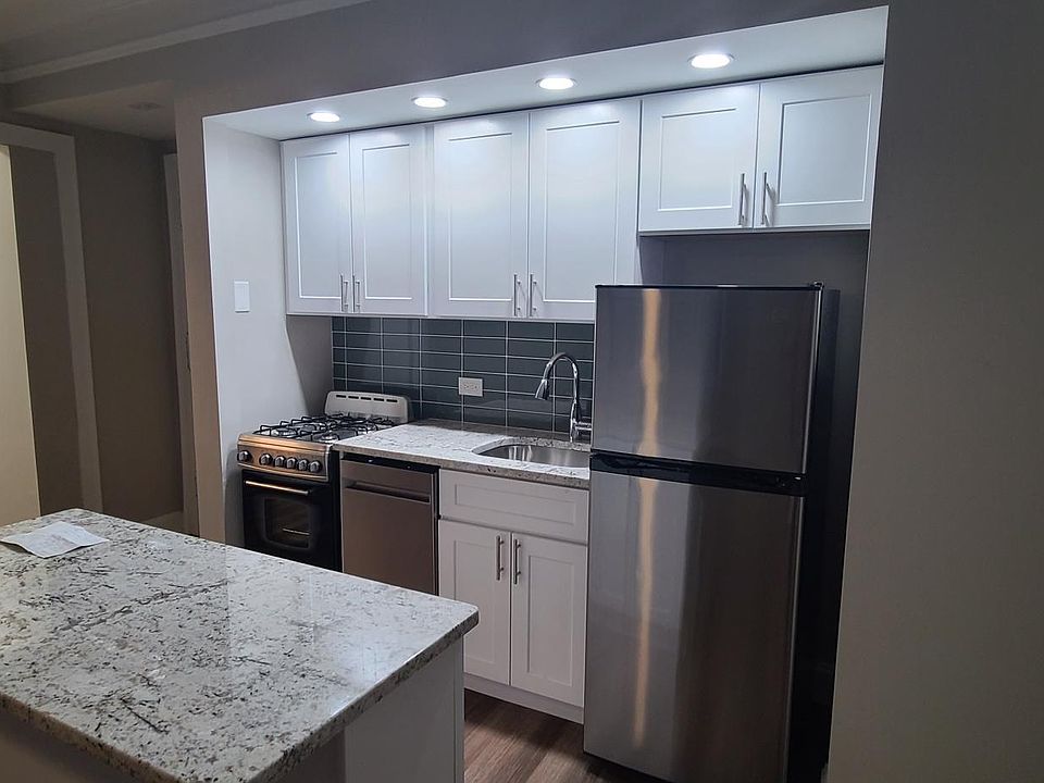 1st image of 560 W Arlington Pl #308
