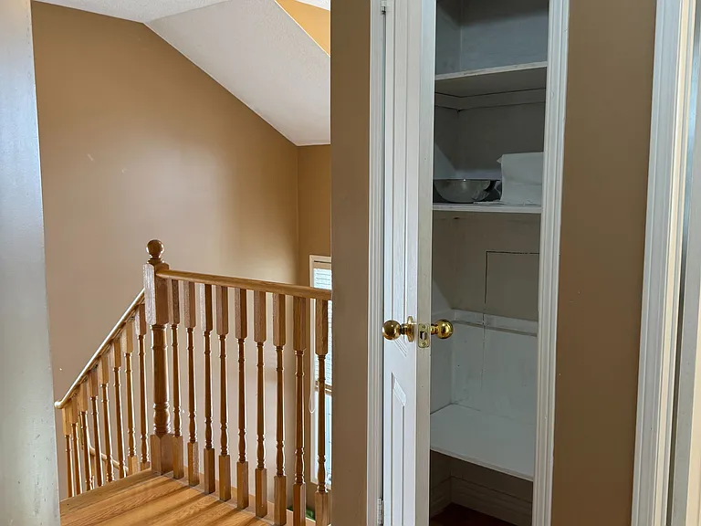 58 Brentcliff Dr #UPPER — Photo 39