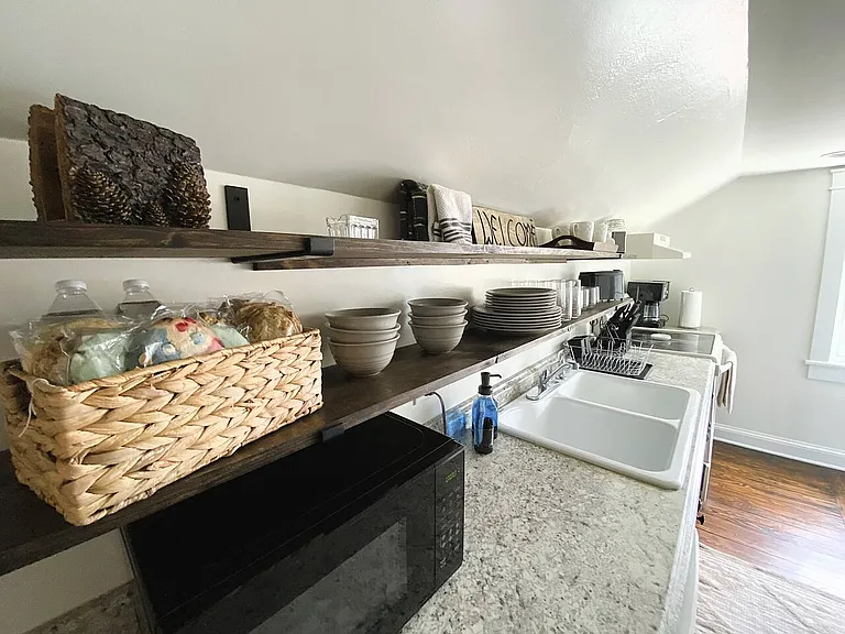 417 N Royal Ave #A — Photo 8