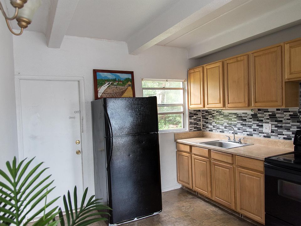1st image of 5261 Alhambra Dr APT 1