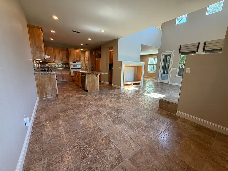 1014 Gamay Dr — Photo 18