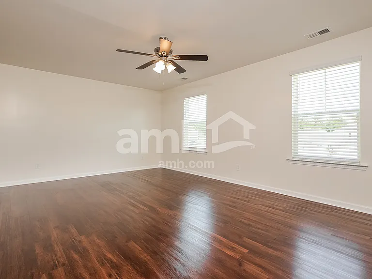 203 Bushwood Dr — Photo 9