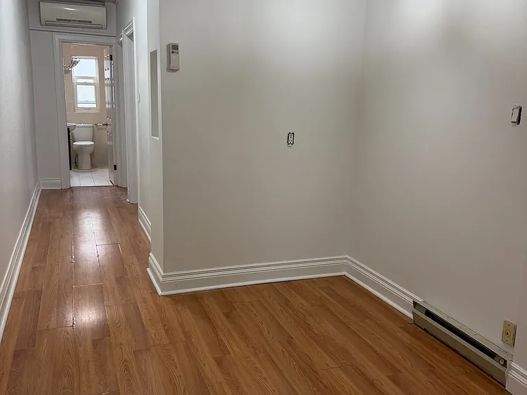 1190 Avenue Rd #2 — Photo 5