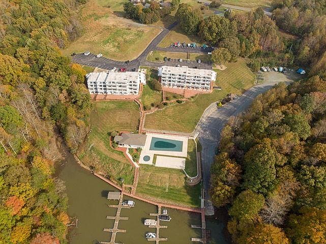 1st image of 1085 Bluewater Dr #101