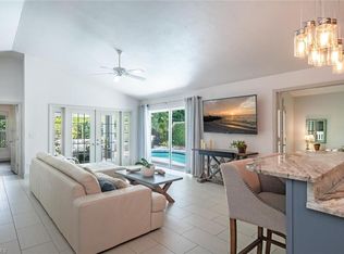 84 Fountain Cir, Naples, FL 34119