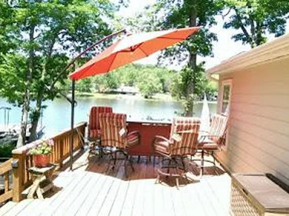 2395 S Lakeshore Dr, Pacific, MO 63069
