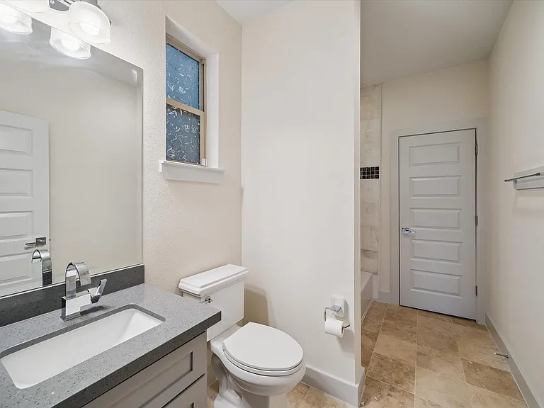 4833 Chenevert St — Photo 23