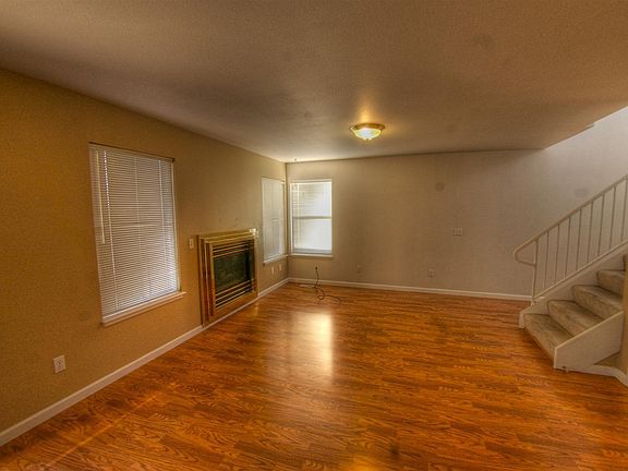 3rd image of 5928 N Cobbler Ln