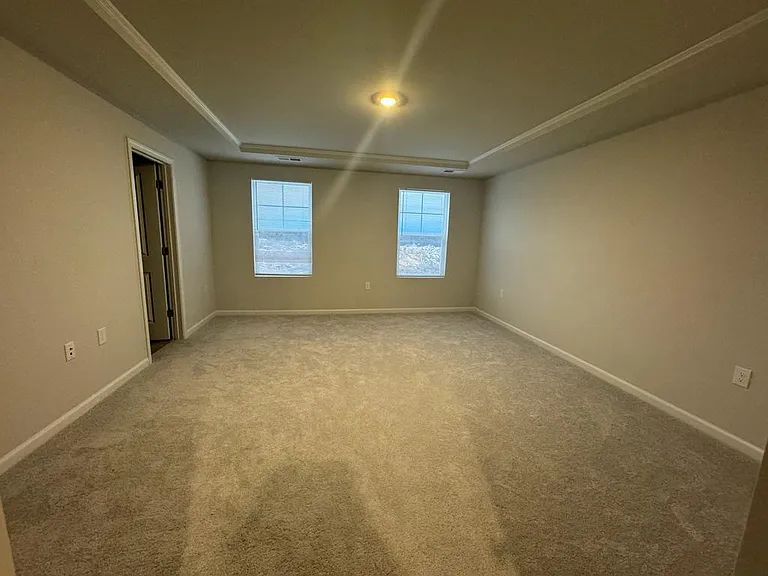2210 Kasota Ln — Photo 9