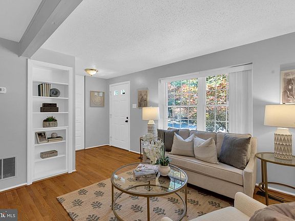 5th image of 6806 Heatherway Ct