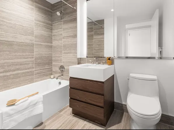 645 West 59th Street image 5 of 17