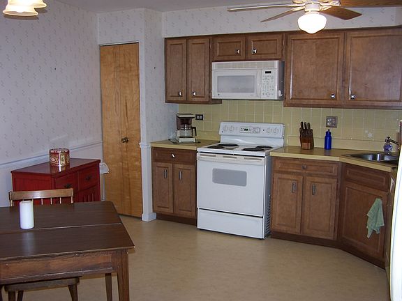 3rd image of 1025 S Fernandez Ave APT 3N