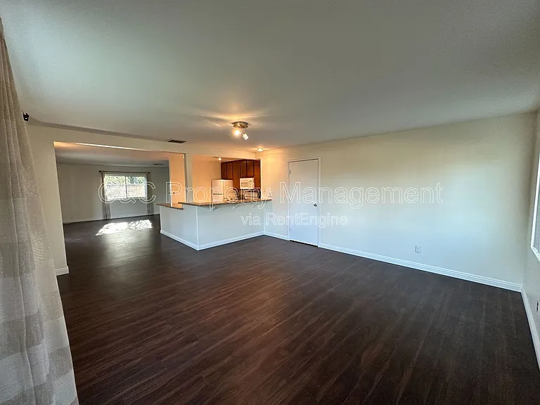 6682 Suzanne Ln — Photo 3