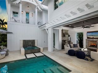 112 6th St S, Naples, FL 34102