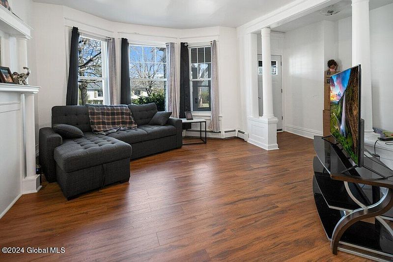 3rd image of 714 16th Street