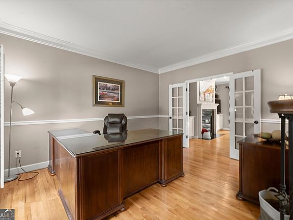4th image of 192 Brook Ln