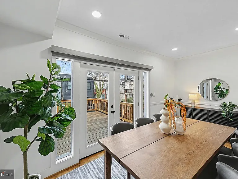 1427 Parkwood Pl NW — Photo 14